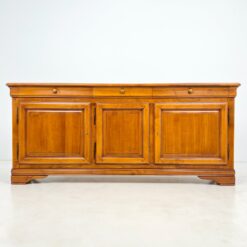 Itališka “Selva” trijų stalčių ir trijų durų riešutmedžio komoda 52x212x92 cm