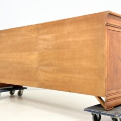 Itališka “Selva” trijų stalčių ir trijų durų riešutmedžio komoda 52x212x92 cm