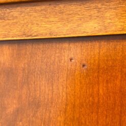 Itališka “Selva” trijų stalčių ir trijų durų riešutmedžio komoda 52x212x92 cm