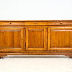 Itališka “Selva” trijų stalčių ir trijų durų riešutmedžio komoda 52x212x92 cm