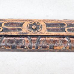 Senovinis ąžuolinis rašomasis stalas su stalčiumi, drožinėtais gyvūnų motyvais 63,5×84,5×75,5 cm