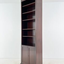 Angliško stiliaus aukšta raudonmedžio knygų lentyna 40x90x273 cm