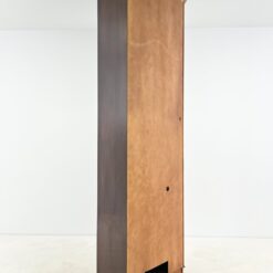 Angliško stiliaus aukšta raudonmedžio knygų lentyna 40x90x273 cm