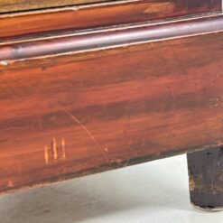 Angliško stiliaus raudonmedžio komoda – baras 43×99,5×94,5 cm