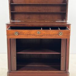 Angliško stiliaus raudonmedžio komoda – baras 43×99,5×94,5 cm