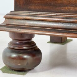 “Selva” ąžuolo ir riešutmedžio lukšto dviejų dalių bufetas 48x103x210 cm