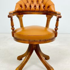 Senovinis, odinis darbo krėslas riešutmedžio rėme 60x60x82 cm, 48 cm