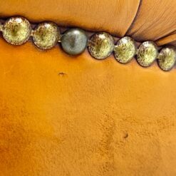 Senovinis, odinis darbo krėslas riešutmedžio rėme 60x60x82 cm, 48 cm