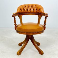 Senovinis, odinis darbo krėslas riešutmedžio rėme 60x60x82 cm, 48 cm