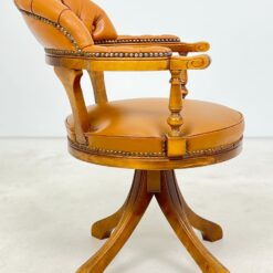 Senovinis, odinis darbo krėslas riešutmedžio rėme 60x60x82 cm, 48 cm