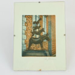 Įstiklintas grafikos darbas “Brėmeno muzikantai” 1x18x24 cm