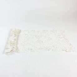 Rankų darbo nertas stalo takelis 77,5x31x0,1 cm