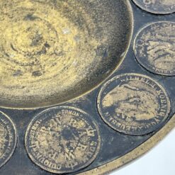 Žalvarinė pakabinama lėkštė su senovinių monetų atvaizdais 19,5×19,5×42 cm