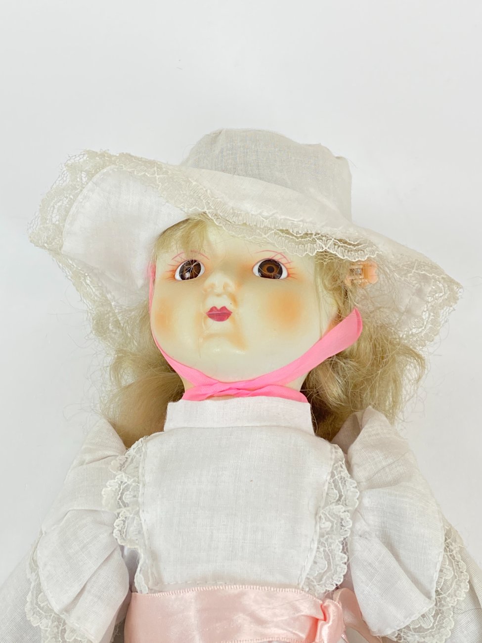 HN1621-leles-5 Porcelianinė lėlė 14x24x43 cm