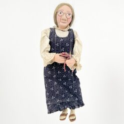 Vintažinė lėlė marionetė "Mezganti senolė" 16x18x47 cm