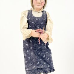 Vintažinė lėlė marionetė “Mezganti senolė” 16x18x47 cm