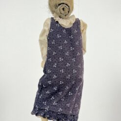 Vintažinė lėlė marionetė “Mezganti senolė” 16x18x47 cm