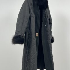 Zomšinis paltas su triušio kailio apykakle ir rankogaliais 55x118x9 cm