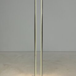 Pastatomas, modernus, metalinis šviestuvas 16x16x121 cm