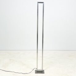 Pastatomas, modernus, metalinis šviestuvas 16x16x121 cm