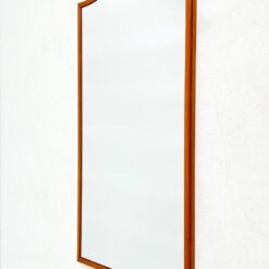 Veidrodis mediniame rėme 3x60x107 cm