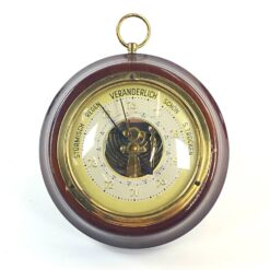 Pakabinamas barometras raudonmedžio ir žalvario rėme 12,5x15x4,5 cm