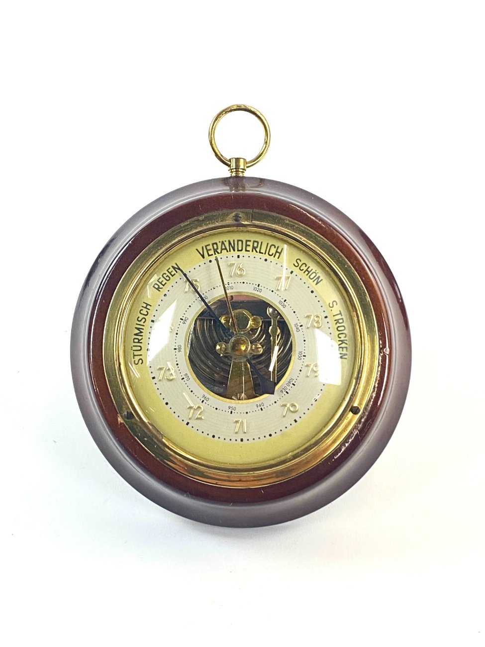 HN1668-barometrai-1 Pakabinamas barometras raudonmedžio ir žalvario rėme 12,5x15x4,5 cm