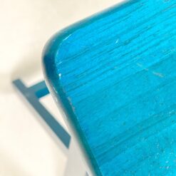 Sulankstomas medinis, mėlynai dažytas staliukas 37x49x65 cm