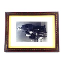 Senovinė šeimos nuotrauka mediniame rėme su stiklu 1,5x29x39,5 cm