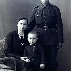 Senovinė šeimos nuotrauka mediniame rėme su stiklu 1,5x29x39,5 cm