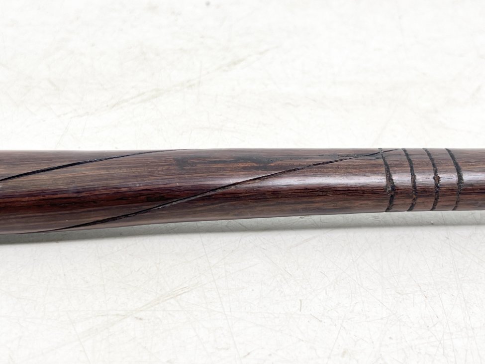 HN1703-vaiksciojimo-lazdos-7 Afrikietiška drožinėta vaikščiojimo lazda su gyvūnų figūromis 10x4x98,5 cm