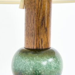 Mid Century “Kaiser Leuchten” šviestuvas iš keramikos ir medžio 50x50x107 cm