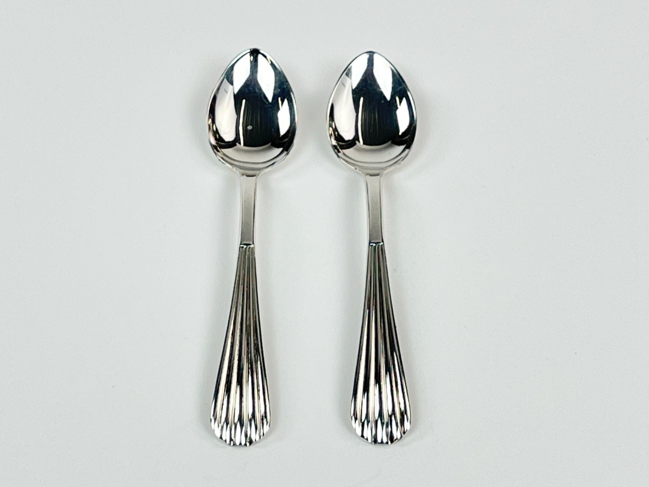 HN1710-stalo-irankiai-2 Grasoli-Werk Gebr. Grah Solingen sidabruoto metalo arbatiniai šaukšteliai 2 vnt. kompl. 2×10,5×1 cm