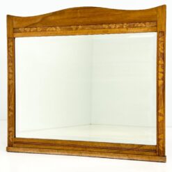 Pakabinamas veidrodis ąžuoliniame rėme su drožinėtais gebenių motyvais 4x101x90,5 cm