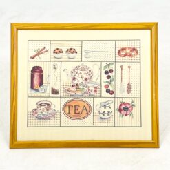 Alie Kruse-Kolk darbo "Tea" printas mediniame rėme su stiklu 3x66x56 cm