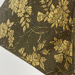 Stalinis šviestuvas iš polirezino su liūto figūra ir tekstilės gaubtu 26x26x57 cm