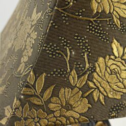 Stalinis šviestuvas iš polirezino su liūto figūra ir tekstilės gaubtu 26x26x57 cm