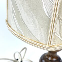 Stalinis medinis “Zicoli” šviestuvas šviesiu tekstilės gaubtu 21x21x37,5 cm