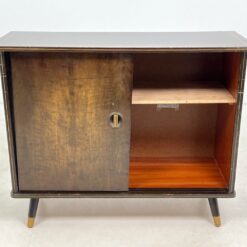 Vintažinė dviejų stumdomų durų komodėlė 43,5×95,5×72 cm