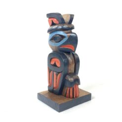 Iš medžio drožinėtas Totemo stulpas 7x8x17 cm