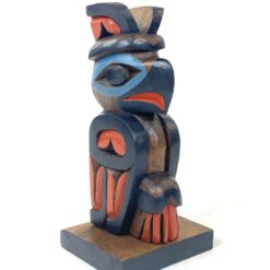 Iš medžio drožinėtas Totemo stulpas 7x8x17 cm