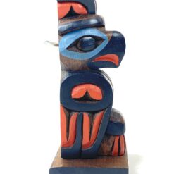 Iš medžio drožinėtas Totemo stulpas 7x8x17 cm