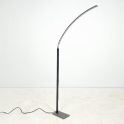 Pastatomas modernus LED šviestuvas 80x13x124 cm