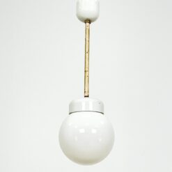 Bauhaus stiliaus pakabinamas šviestuvas stikliniu gaubtu 15x15x50 cm