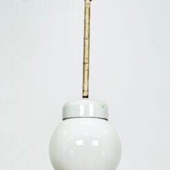 Bauhaus stiliaus pakabinamas šviestuvas stikliniu gaubtu 15x15x50 cm