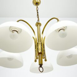 Žalvarinis Honsel Leuchten penkių šakų sietynas su stiklo gaubtais 60x60x77 cm