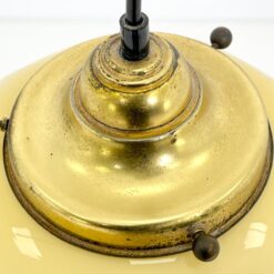 Pakabinamas šviestuvas gelsvos spalvos stikliniu gaubtu 38x38x107 cm