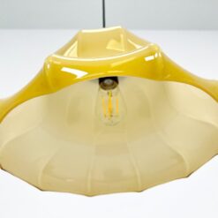 Pakabinamas šviestuvas gelsvos spalvos stikliniu gaubtu 38x38x107 cm