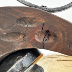 Trijų šakų sietynas iš medžio ir metalo su stikliniais gaubtais 51x51x62 cm