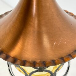 Trijų šakų sietynas iš medžio ir metalo su stikliniais gaubtais 52x52x90 cm